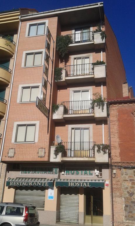 Hostal Avenida Benavente Chambre photo